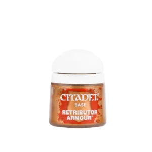Vue de face d'un pot de peinture Citadel Colour contenant la teinte Base Retributor Armour. Le pot en plastique transparent laisse transparaître une peinture métallique dorée dense et brillante. L'étiquette présente le logo Citadel et une bande de couleur or massif en bas. L'image montre la texture onctueuse du pigment, conçue pour une application uniforme sur les sous-couches noires ou blanches des figurines de collection.