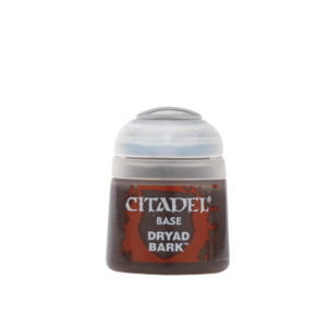Une photographie d'un pot de peinture Citadel de 12ml présentant la teinte Base Dryad Bark. Le pot en plastique transparent laisse apparaître une peinture de couleur brun terreux très foncé, presque chocolat. L'étiquette centrale affiche le logo "Citadel" en lettres blanches stylisées, surmontant les mentions "BASE" et "DRYAD BARK" écrites en gras. Le capuchon du pot est en plastique gris clair semi-transparent avec un système d'ouverture à charnière.