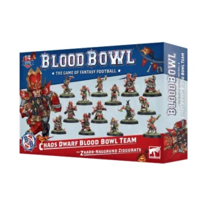 Une vue en perspective de la boîte de produit officielle pour l'Équipe de Blood Bowl de Nains du Chaos: les Zharr-Naggrund Ziggurats, présentée sur un fond blanc uni. La partie supérieure de l'emballage, teintée de bleu foncé, affiche le grand logo argenté en relief « BLOOD BOWL » souligné par la mention « THE GAME OF FANTASY FOOTBALL ». Sur le côté gauche, une illustration colorée de style bande dessinée montre un imposant joueur Nain du Chaos doté d'une longue barbe noire tressée d'ornements dorés, arborant un immense casque cylindrique rouge et or ainsi qu'une armure massive assortie. Au centre de la boîte, quatorze figurines peintes de l'équipe sont disposées en action sur une pelouse verte, révélant des bloqueurs nains en armures rouges et noires avec de grands chapeaux pointus, ainsi que des Hobgoblins à la peau verte vêtus d'équipements sportifs rouges. Le bas de la boîte est habillé d'un large bandeau rouge écarlate où sont inscrits en lettres blanches les titres « CHAOS DWARF BLOOD BOWL TEAM » et « THE ZHARR-NAGGRUND ZIGGURATS ». Un écusson indique « 14 CITADEL MINIATURES » dans le coin supérieur gauche, tandis que le logo carré blanc de Games Workshop se situe en bas à droite.