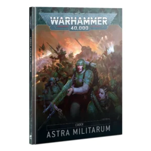 Livre officiel à couverture rigide pour le jeu de stratégie Warhammer 40,000, présenté debout et de trois-quarts. Le grand logo argenté de Warhammer 40,000 domine la partie supérieure de la couverture, incrusté sur une bordure gris foncé. L'illustration centrale, épique et dramatique, met en scène une charge héroïque des troupes de l'Astra Militarum au cœur d'une bataille chaotique. Au premier plan, un sergent des Troupes de Choc de Cadia, au visage ensanglanté et criant des ordres sous son casque vert, avance en tenant fermement son fusil laser vert équipé d'une baïonnette. Autour de lui, d'autres soldats en armure de combat verte chargent avec ferveur, dont une femme au visage balafré maniant une épée tronçonneuse en bas à droite. En arrière-plan, l'atmosphère est saturée d'explosions orangées, de traînées de tirs de DCA et de la silhouette massive d'un char de combat progressant dans la fumée. En bas du livre, un encadré noir épuré indique les inscriptions blanches "CODEX" suivie en grand de "ASTRA MILITARUM". La tranche noire du livre, visible sur la gauche, répète verticalement le titre Codex: Astra Militarum.
