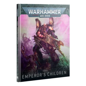 Photographie de trois quarts du livre de règles rigide CODEX: EMPEROR'S CHILDREN (ENGLISH) pour le jeu Warhammer 40,000. La couverture présente en haut le logo officiel argenté "WARHAMMER 40,000". L'illustration centrale montre un impressionnant Noise Marine en armure énergétique violette et dorée ornée de mutations, brandissant une arme sonique massive et hurlante au milieu d'un halo de lumière rose, violette et verte. En bas du livre, l'inscription textuelle blanche indique "CODEX: EMPEROR'S CHILDREN". Le dos noir du livre est visible sur la gauche et répète le titre de l'ouvrage en blanc.