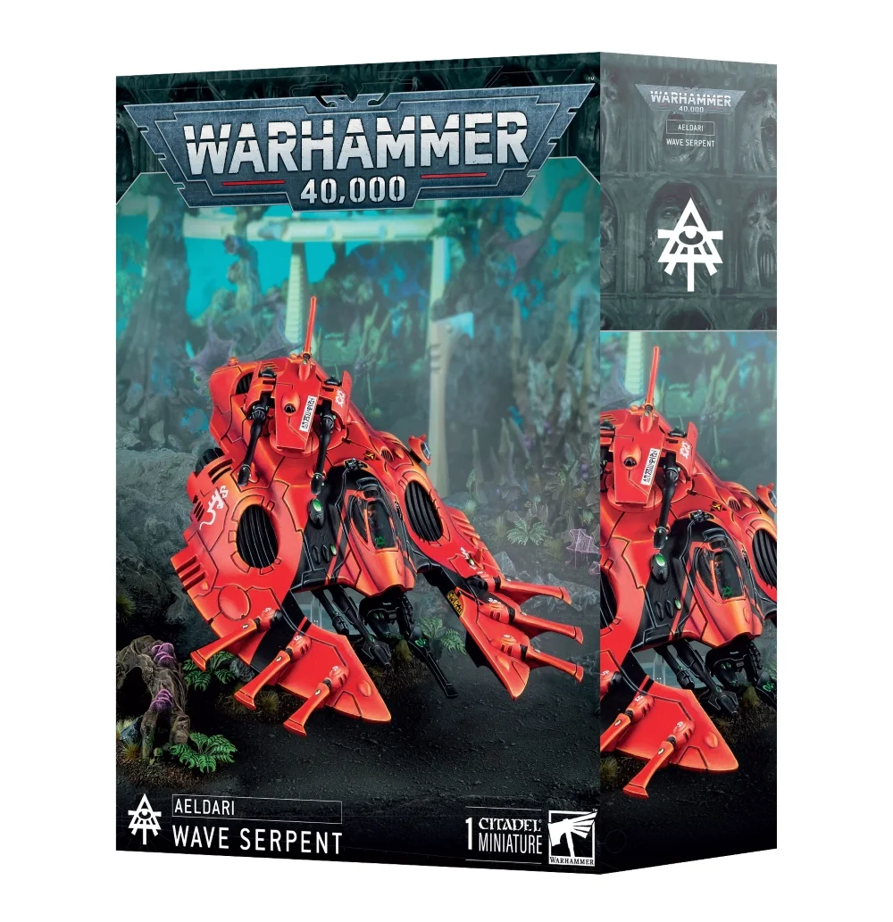 Boîte d'emballage officielle d'une figurine de véhicule pour le jeu de stratégie Warhammer 40,000, présentée de trois-quarts. Le grand logo argenté de Warhammer 40,000 domine la partie supérieure, incrusté sur une bordure supérieure gris foncé sculptée de reliefs de visages hurlants. L'illustration centrale met en scène le Serpent Ondoyant, un char de transport de troupes antigrav profilé de la faction Aeldari assemblé et peint. Le véhicule arbore une coque rouge vif aérodynamique, des lignes de structure noires, des grilles d'aération sombres, des motifs runiques blancs sur les flancs et une tourelle supérieure armée de canons laser. Il lévite au-dessus d'un sol rocheux sombre parsemé de végétation extraterrestre et d'un tronc tortueux, devant un arrière-plan mystique baigné d'une lueur turquoise révélant de grandes arches blanches de vaisseau-monde. En bas à gauche, les inscriptions blanches indiquent "AELDARI WAVE SERPENT" à côté d'une petite icône runique. En bas au centre, la mention "1 CITADEL MINIATURE" figure à côté du logo blanc officiel de Warhammer Citadel dans le coin droit. Le rabat latéral droit, d'une teinte gris-bleu sombre, montre l'icône runique blanche de la faction et un gros plan vertical du char.