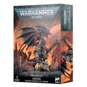 Vue en perspective de la boîte de jeu Warhammer 40,000 mettant en vedette la figurine imposante d'Angron, Primarque Démon de Khorne. Le Primarque est représenté au centre avec ses ailes démoniaques déployées, brandissant des armes massives dans une posture de combat dynamique, au milieu d'un décor de champ de bataille chaotique jonché de crânes et de rochers. Le logo argenté "WARHAMMER 40,000" est affiché en haut, tandis que les inscriptions "WORLD EATERS" et "ANGRON DAEMON PRIMARCH OF KHORNE" figurent clairement sur le côté et le bas du packaging. La mention "1 MINIATURE" ainsi que le logo Citadel sont visibles en bas.