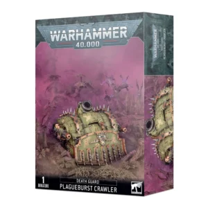 Boîte d'emballage officielle d'une figurine de véhicule pour le jeu de stratégie Warhammer 40,000, présentée de trois-quarts. Le grand logo argenté de Warhammer 40,000 domine la partie supérieure, incrusté sur une bordure supérieure gris-vert sculptée de reliefs de visages hurlants. L'illustration centrale met en scène le Chenillé Crachepeste (intitulé Death Guard Plagueburst Crawler en anglais) entièrement assemblé et peint. Ce char de combat lourd et blindé de la faction Death Guard arbore une couleur vert olive putride, profondément corrodée par la rouille. Il est équipé à l'avant d'une immense lame de bulldozer hérissée de pointes et ornée d'une icône de crâne de Nurgle, d'un énorme mortier orienté vers le haut et d'armes latérales montées sur affûts. Le véhicule progresse au milieu d'un paysage extraterrestre marécageux et dévasté, sous un ciel brumeux saturé d'une vapeur toxique rose et violette. En bas au centre, un encadré noir épuré indique les inscriptions blanches "DEATH GUARD PLAGUEBURST CRAWLER", flanquées de la mention "1 MINIATURE" à gauche et du logo blanc officiel de Warhammer Citadel à droite. Le rabat latéral droit montre un aperçu vertical du char sous le même angle.
