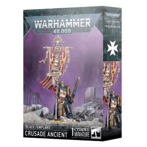 Boîte d'emballage rectangulaire pour une figurine du jeu Warhammer 40,000 représentant le Doyen de Croisade des Black Templars. L'illustration principale montre la figurine peinte d'un Space Marine en armure noire avec un tabard beige, brandissant d'une main une immense et ancienne bannière ornée de reliques, de crânes, de sceaux de pureté et de l'inscription « Armageddon ». De l'autre main, il tient une épée de puissance inclinée vers le bas. Le guerrier se tient au milieu de décombres pierreux, sur fond de ruines gothiques baignées d'une lumière violette. Le logo officiel « Warhammer 40,000 » couronne le dessus de la boîte. La bande noire inférieure indique « Black Templars », « Crusade Ancient » et « 1 Citadel Miniature », accompagnée du logo carré blanc de la marque. Le flanc droit montre un gros plan vertical de la figurine et une croix de Malte blanche.