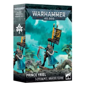 Boîte d'emballage officielle de la figurine Prince-Yriel pour le jeu Warhammer 40,000. Le logo argenté emblématique de Warhammer 40,000 est positionné en haut au centre sur un fond gris sombre texturé. L'illustration centrale met en scène le personnage du Prince-Yriel, un leader extraterrestre Aeldari fièrement campé sur un débris de ruine au milieu d'un sol rocheux gris. Il porte une armure noire, une longue cape turquoise bordée de dorures et une haute queue de cheval brune. D'une main, il brandit sa lance d'énergie pointée vers l'avant, ornée de rubans rouges, tandis qu'une bannière dorsale noire et jaune floquée d'un œil stylisé s'élève derrière lui. L'arrière-plan dépeint un paysage extraterrestre brumeux aux teintes turquoise avec des arbres aux formes étranges. En bas de la boîte, les inscriptions en lettres capitales blanches affichent "AELDARI PRINCE YRIEL" et "1 CITADEL MINIATURE/FIGURINE" à côté du logo blanc Citadel de Warhammer. Le côté gauche de la boîte montre un gros plan du personnage ainsi que le symbole runique blanc de sa faction.