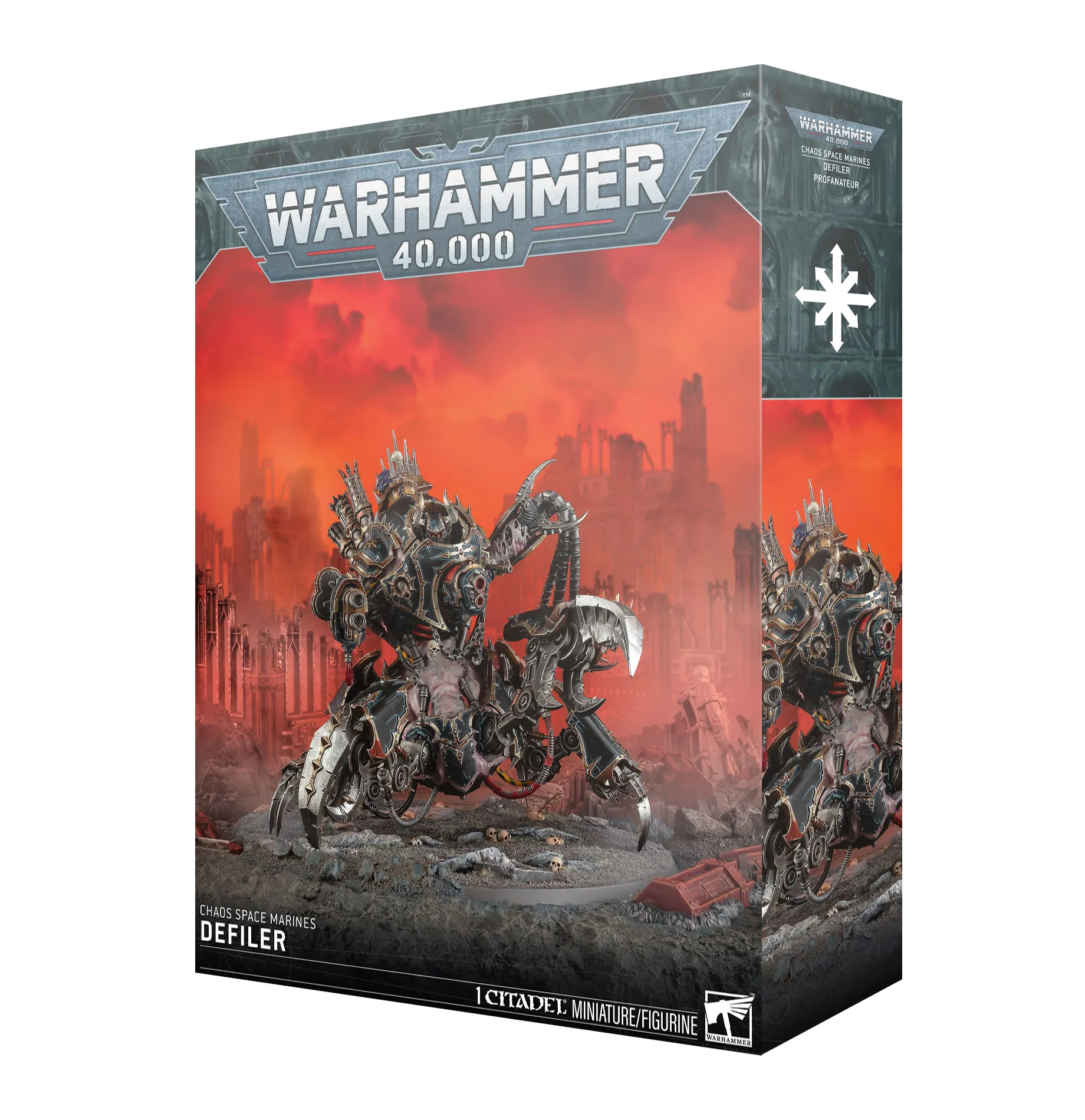 Emballage officiel de la boîte de figurine Warhammer 40,000 présentant le Profanateur de la faction Chaos Space Marines. L'illustration principale montre la figurine peinte d'une gigantesque machine de guerre biomécanique quadripode à armure noire, garnie de bordures dorées rétromodifiées et de pointes métalliques. La créature mécanique possède un torse articulé équipé d'un canon lourd et d'une pince métallique acérée géante sur le côté droit, se tenant sur un sol rocheux parsemé de crânes humains. L'arrière-plan dépeint un paysage apocalyptique de cathédrales et de ruines gothiques industrielles baignées sous un ciel de guerre rouge et orange vif et brumeux. Le logo gris et bleu "Warhammer 40,000" domine le haut de la boîte. Les inscriptions textuelles blanches "CHAOS SPACE MARINES" et "DEFILER" figurent en bas à gauche, tandis que la mention "1 CITADEL MINIATURE/FIGURINE" et le logo blanc de Citadel sont visibles sur la bordure inférieure noire. La face latérale droite de la boîte affiche un plan resserré de la machine sous le symbole blanc à huit pointes de l'Étoile du Chaos.