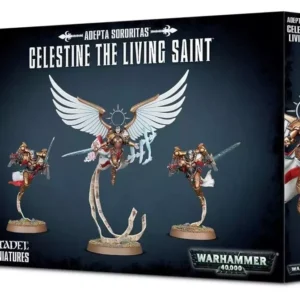 Boîte d'emballage cartonnée officielle de Citadel Miniatures vue de trois-quarts, présentant le kit de figurines de Celestine, the Living Saint pour la faction Adepta Sororitas de Warhammer 40,000. L'illustration centrale sur un fond bleu nuit dégradé met en scène trois figurines volantes lourdement armées. Au centre, la sainte s'élève majestueusement en déployant d'immenses ailes de plumes blanches, arborant une armure de puissance dorée, des drapés rouges et blancs, un halo de fer autour de la tête et brandissant une épée étincelante. Elle est reliée au sol par de longs parchemins stylisés de pureté qui soutiennent sa posture. Elle est flanquée de part et d'autre par ses deux gardes du corps en armure dorée, s'élançant également dans une pose de vol dynamique, épée en main. Le sommet de la boîte affiche l'inscription blanche "ADEPTA SORORITAS CELESTINE THE LIVING SAINT". Le coin inférieur gauche indique "3 CITADEL MINIATURES" et le coin inférieur droit présente le logo officiel "WARHAMMER 40,000". Le flanc droit de la boîte montre un gros plan de la sainte.