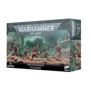 Boîte d'emballage cartonnée officielle de Games Workshop présentant l'unité de Sicarians pour la faction Adeptus Mechanicus de Warhammer 40,000. L'illustration centrale met en scène cinq figurines de soldats cybernétiques au profil très élancé, dotés de longues jambes robotiques fines et de plaques d'armure rouge vif. Ils sont représentés en pleine action sur un sol rocheux et désertique de teinte ocre, équipés d'armes blanches énergétiques et de pistolets technologiques sophistiqués. En arrière-plan, les silhouettes floues d'un complexe industriel de monde-forge se découpent sous un ciel chargé d'une brume turquoise et sombre. Le haut de la boîte affiche le grand logo métallique "Warhammer 40,000". Le bas de la boîte présente un bandeau noir avec les inscriptions blanches "5 MINIATURES", "ADEPTUS MECHANICUS", "SICARIANS" ainsi que le logo blanc de l'aigle de Games Workshop dans le coin inférieur droit.
