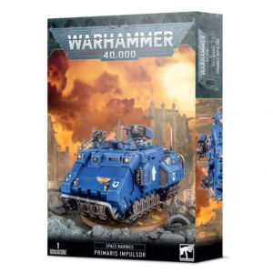 Vue de trois-quarts de la boîte de produit officielle de Warhammer 40,000 pour le véhicule Space Marines Primaris Impulsor. Le grand logo gris et métallique "Warhammer 40,000" domine le haut de l'emballage. L'illustration principale met en scène le Primaris Impulsor (IMPULSOR PRIMARIS), un char antigrav peint en bleu vif avec les marquages des Ultramarines, dont une flèche blanche et l'icône "U". Il est lourdement armé de mitrailleuses Storm et équipé de phares allumés, progressant sur un sol rocheux gris. L'arrière-plan montre un champ de bataille urbain apocalyptique sous un ciel embrasé de nuances orange, jaunes et noires, avec des silhouettes de cathédrales gothiques en ruines. En bas, sur une bande noire rétractable, on peut lire les mentions blanches "1 MINIATURE" à gauche, "SPACE MARINES PRIMARIS IMPULSOR" au centre, et le logo de l'aigle de Games Workshop à droite.