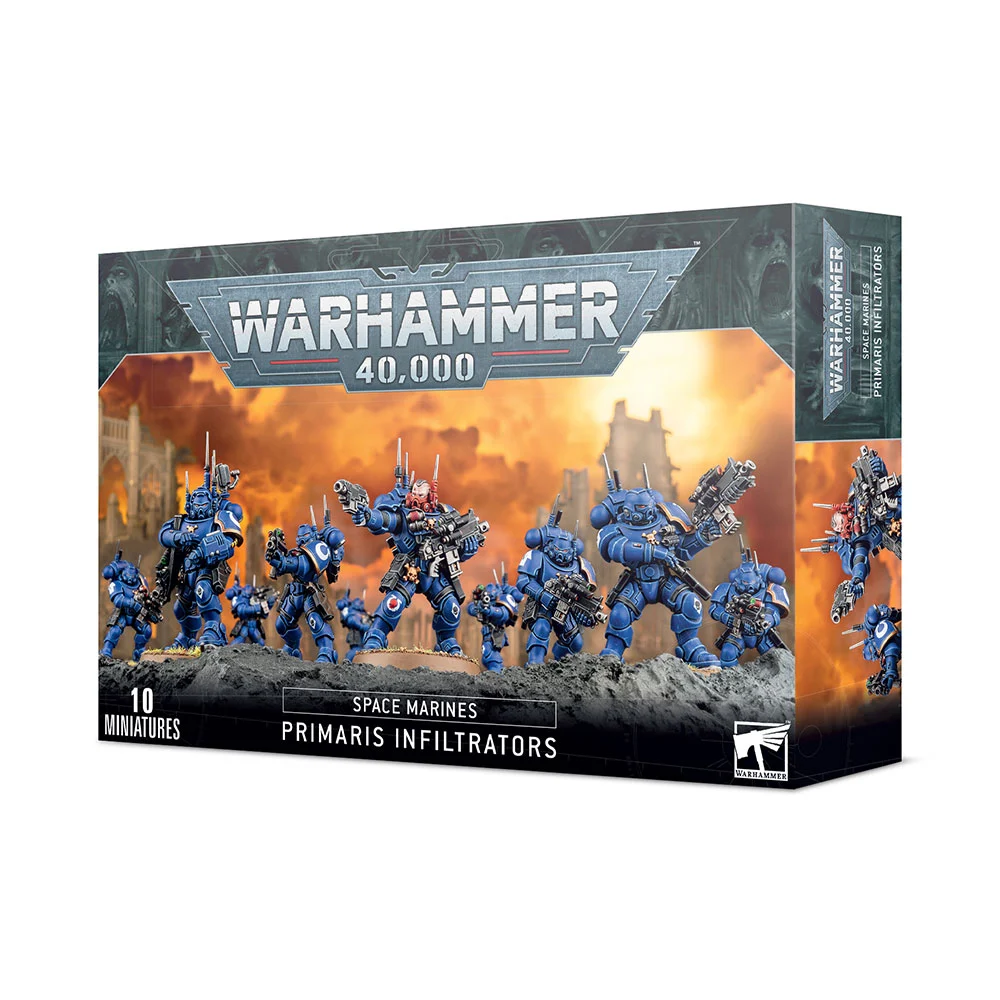Boîte de produit officielle Warhammer 40,000 présentant l'unité de Space Marines Primaris Infiltrators. Le logo gris métallique de "Warhammer 40,000" est affiché de manière centrale en haut de l'emballage. L'illustration principale montre une Infiltrator Squad (Infiltrators Primaris) composée de dix guerriers à l'armure assistée bleu vif typique des Ultramarines. Ils avancent sur un sol rocheux et gris, armés de carabines de tireur d'élite Marksman et équipés d'antennes de communication sur leurs paquetages dorsaux. L'arrière-plan dépeint un ciel de guerre embrasé dans des teintes d'orange et de jaune avec des ruines gothiques en silhouette. Le bandeau noir inférieur comporte les inscriptions blanches "10 MINIATURES" à gauche, "SPACE MARINES PRIMARIS INFILTRATORS" au centre, et le logo blanc de l'aigle de Games Workshop à droite.