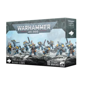 Boîte de produit officielle du jeu de figurines Warhammer 40,000 présentant le set SPACE WOLVES: GRIFFES SANGLANTES. L'illustration centrale montre une escouade de 10 Space Marines en armure assistée gris-bleu clair avec des épaulières jaunes, avançant dynamiquement sur un terrain rocheux et enneigé. Ils sont armés d'épées-tronçonneuses, de pistolets bolters et de griffes de combat. En haut au centre, le logo imposant "WARHAMMER 40,000" est visible. En bas à gauche, une icône de tête de loup blanche accompagne le texte "SPACE WOLVES BLOOD CLAWS". En bas à droite, la mention "10 CITADEL MINIATURES" est inscrite à côté du logo ailé de Warhammer.
