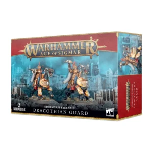 Photo de face de l'emballage de la boîte de Lord-Celestant on Dracoth (commercialisée sous le nom officiel Dracothian Guard) pour le jeu Warhammer Age of Sigmar. Le logo officiel doré "WARHAMMER AGE OF SIGMAR" est positionné en haut vers la gauche. Sur la droite, un bandeau vertical rouge texturé présente les logos de la faction et les inscriptions de la boîte. L'illustration principale met en scène 2 lourdes figurines de Lord-Celestant on Dracoth en armure de plaques dorées étincelantes, arborant des capes blanches et des boucliers bleus et d'or. Ils chevauchent de massives montures draconiennes quadrupèdes sans ailes (Dracoths) protégées par des caparaçons métalliques. Les cavaliers avancent sur un sol rocheux et sombre devant un arrière-plan représentant une cité céleste nimbée d'un ciel d'orage bleuté et brumeux. En bas, une section noire indique "STORMCAST ETERNALS DRACOTHIAN GUARD" avec l'inscription "2 MINIATURES" visible dans le coin inférieur gauche.