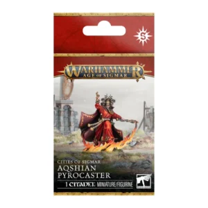 Vue de face de l'emballage officiel de la figurine Pyrobole d'Aqshy (Aqshian Pyrocaster) pour le jeu Warhammer Age of Sigmar. La partie supérieure rouge de la boîte comprend une fente de suspension ainsi qu'une icône d'étoile blanche à huit branches dans le coin supérieur droit. Juste en dessous, le logo doré et bleu "Warhammer Age of Sigmar" est disposé sur une bande texturée. L'illustration centrale met en scène la figurine d'un sorcier humain au milieu d'un paysage de plaines rocailleuses et de ruines brumeuses. Le personnage est vêtu d'une robe rouge vif, d'une cape bordeaux aux broderies dorées et d'une ceinture de corde tressée. Il arbore un casque métallique complexe surmonté de capteurs et muni d'une visière verte. D'une main, il brandit un bâton magique d'où jaillit une traînée de feu qui s'enroule autour de ses pieds, tandis que son autre main est levée vers le ciel et que son visage exprime l'incantation d'un sort. Le bas de la boîte, noir, affiche les inscriptions blanches "CITIES OF SIGMAR", "AQSHIAN PYROCASTER" et "1 CITADEL MINIATURE/FIGURINE".