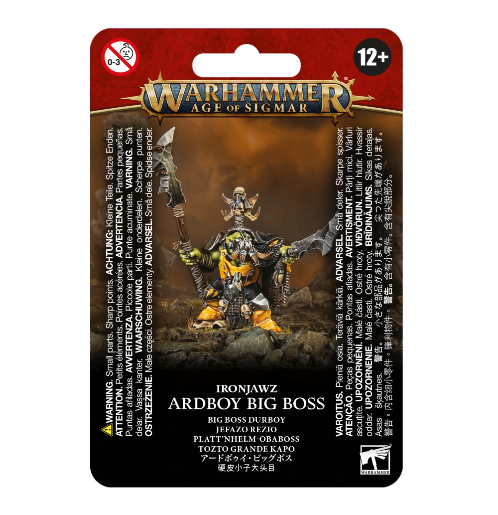 Visuel du blister de présentation Warhammer Age of Sigmar pour la figurine du Big Boss Durboy (Ardboy Big Boss) de la faction Ironjawz des Orruk Warclans. L'emballage affiche en haut le logo officiel doré "Warhammer Age of Sigmar" sur fond rouge. L'illustration centrale met en avant un imposant chef Orruk à la peau verte, vêtu d'une lourde armure à plaques jaunes et noires. Il tient une impressionnante hallebarde tranchante dans sa main droite, une grande blade dentelée dans sa main gauche et arbore un fétiche de crâne au-dessus du casque. En bas apparaissent les inscriptions "IRONJAWZ ARDBOY BIG BOSS" ainsi que "BIG BOSS DURBOY".