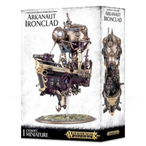 Boîte de produit officielle du kit de figurine du Cuirassé Arkanaute (Arkanaut Ironclad) pour la faction Kharadron Overlords dans Warhammer Age of Sigmar. L'emballage au fond blanc épuré présente en haut l'inscription « KHARADRON OVERLORDS ARKANAUT IRONCLAD ». L'illustration centrale met en valeur un impressionnant vaisseau aérien blindé aux nuances de cuivre, de bronze et de violet sombre, maintenu dans les cieux par un imposant ballon métallique sphérique équipé de tuyaux et d'hélices. Le navire arbore une figure de proue dorée sculptée en forme de visage Duardin, de nombreux canons sur ses flancs et une lourde tourelle d'artillerie sur le pont avant, le tout survolant un socle ovale texturé. La tranche droite de la boîte montre le vaisseau vu de face, tandis que la bande noire au bas indique « 1 CITADEL MINIATURE » à gauche et le logo officiel doré « WARHAMMER AGE OF SIGMAR » au centre.