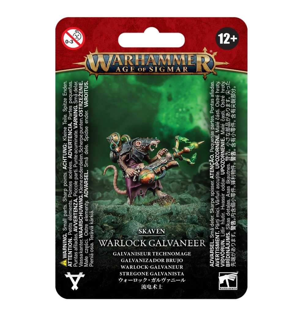 Emballage sous blister du jeu Warhammer Age of Sigmar présentant la figurine du Galvaniseur Technomage (Warlock Galvaneer) de la faction Skaven. Le logo doré « WARHAMMER AGE OF SIGMAR » trône en haut de la carte rouge sur un fond baigné d'une lueur vert incandescent. L'image centrale montre la figurine peinte d'un ingénieur-rat à la fourrure brune, vêtu d'une tunique violette et d'un masque d'acier. Il manipule un lourd générateur à malepierre doté de tuyauteries en cuivre et d'un embout à trois branches serti de cristaux verts éclatants. Au bas du conditionnement figurent les inscriptions « SKAVEN » et « GALVANISEUR TECHNOMAGE », flanquées de la rune Skaven et du logo Citadel Warhammer.