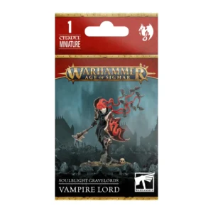 Emballage cartonné sous blister de la figurine d'un Seigneur Vampire (Vampire Lord) pour la faction Soulblight Gravelords dans Warhammer Age of Sigmar, vu de face. En haut du packaging, le bandeau rouge supérieur affiche la mention « 1 CITADEL MINIATURE » à gauche et l'icône de dragon blanche à droite. Au centre, le logo officiel Warhammer Age of Sigmar en lettres métalliques dorées surplombe la figurine peinte. Celle-ci représente une guerrière vampire à la peau blafarde et à la chevelure rouge vif qui se termine en nuée de chauves-souris. Elle est vêtue d'une armure de plaques sombre, tient une masse d'armes ouvragée dans la main droite et un écu rouge et noir dans la main gauche, dressée sur un socle rocheux agrémenté d'un crâne. En bas, le cadre noir indique SOULBLIGHT GRAVELORDS VAMPIRE LORD en lettres blanches avec le logo carré blanc Citadel Warhammer à droite.