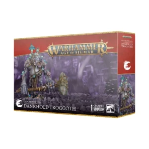 Visuel du packaging officiel Warhammer Age of Sigmar pour la figurine du Troggboss des Moit'gîtes (Dankhold Troggoth) de la faction Gloomspite Gitz. La boîte aux bordures dorées et au bandeau supérieur rouge arbore en haut le logo officiel doré "Warhammer Age of Sigmar". L'illustration centrale sur fond de caverne violette met en valeur un colossal Troggoth à la peau grisâtre, paré de champignons lumineux sur la tête et les épaules, tenant une énorme masse en bois lestée d'un rocher massif maintenu par des cordes. En bas figurent le symbole du croissant de lune, l'inscription "GLOOMSPITE GITZ DANKHOLD TROGGOTH" ainsi que la mention "1 CITADEL MINIATURE".