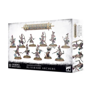 Photo de présentation sur fond blanc de la boîte de jeu des Blissbarb Archers. La boîte rectangulaire au design marbré clair arbore en haut le logo officiel "WARHAMMER AGE OF SIGMAR" en lettres dorées et bleues. L'illustration principale montre 11 figurines peintes d'archers aux tenues violettes, roses et dorées. Ils sont armés d'arcs courbes élancés et posent de manière dynamique, accompagnés au centre par un petit servant courbé portant un chaudron de toxines. En bas de la boîte, un bandeau noir rassemble la mention "11 CITADEL MINIATURES HEDONITES OF SLAANESH BLISSBARB ARCHERS" ainsi que le logo officiel "WARHAMMER" dans le coin inférieur droit.