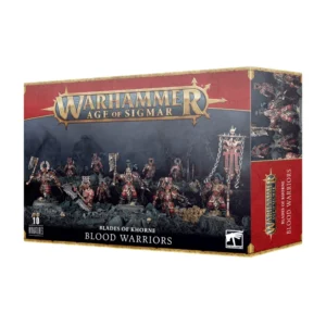 Boîte de produit officielle du kit de figurines Blood Warriors pour la faction Blades of Khorne dans Warhammer Age of Sigmar. L'emballage rectangulaire arbore en haut le grand logo métallique doré Warhammer Age of Sigmar sur fond d'atmosphère sombre et menaçante. L'illustration centrale met en scène dix guerriers en armure lourde rouge et dorée franchissant un terrain rocheux et sombre parsemé de crânes. Les combattants portent des casques ornés de cornes et manient des haches de guerre, des dagues et un imposant étendard gravé du symbole de Khorne. En bas au centre, le texte indique Blades of Khorne suivi du nom Blood Warriors en grandes lettres blanches. La mention 10 Miniatures apparaît en bas à gauche, tandis que le logo carré blanc Citadel Warhammer figure en bas à droite. Le flanc droit de la boîte affiche un fond rouge vif orné du nom de l'unité.