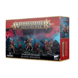 Boîte de jeu Warhammer Age of Sigmar avec un bandeau supérieur rouge arborant le logo officiel en lettres dorées. L'illustration centrale montre une unité de cinq Chevaliers de Sang des Soulblight Gravelords, une cavalerie vampirique lourdement armée chevauchant des destriers noirs et rouges aux yeux incandescents. Les cavaliers portent des armures d'acier ouvragées, drapées de rouge, et tiennent des lances de cavalerie ainsi qu'un étendard déchiré. L'action se déroule sur un terrain rocheux et sombre sous un ciel d'orage teinté de rouge et de bleu. En bas de la boîte, les inscriptions indiquent « 5 MINIATURES » à gauche et « SOULBLIGHT GRAVELORDS - BLOOD KNIGHTS » au centre.