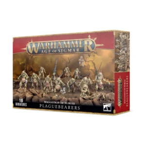 Vue de trois-quarts sur fond blanc de la boîte de jeu Warhammer Age of Sigmar contenant les figurines de Portepestes de Nurgle. L'illustration de la face avant met en scène dix démons à la peau verdâtre et pustuleuse, caractérisés par leur œil unique et leur corne frontale. Ils brandissent des épées de la peste rouillées et un icône de décomposition au milieu d'un paysage de rochers bruns, sous un ciel lourd et jaunâtre. En haut de la boîte, le grand logo doré "WARHAMMER AGE OF SIGMAR" est centré sur une bande supérieure rouge. En bas, sur un bandeau noir, on peut lire à gauche "10 MINIATURES", au centre "MAGGOTKIN OF NURGLE" suivi de "PLAGUEBEARERS", et à droite le logo blanc de Warhammer. La tranche droite de l'emballage, de couleur rouge, reprend ces logos et inscriptions imprimés verticalement.