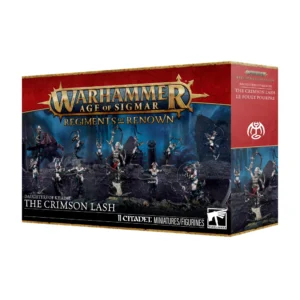 Visuel du packaging officiel Warhammer Age of Sigmar pour la boîte de figurines du Régiment de Renom: Le Fouet Pourpre (The Crimson Lash) de la faction Daughters of Khaine. La boîte au bandeau supérieur rouge présente en haut le logo officiel doré "Warhammer Age of Sigmar" surmontant le titre "REGIMENTS OF RENOWN". L'illustration centrale, située dans un paysage rocheux et sombre, met en scène 11 figurines d'aelfes acrobatiques aux armes tranchantes et aux fouets acérés, menées par une championne guerrière. Sur la tranche droite rouge figurent le symbole blanc de la faction ainsi que l'inscription "THE CRIMSON LASH / LE FOUET POURPRE". En bas sont indiqués le nom de l'unité et la mention "11 CITADEL MINIATURES/FIGURINES".