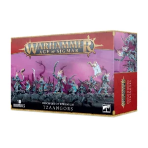 Photo de présentation sur fond blanc de la boîte de jeu des Tzaangors. La boîte rectangulaire arbore en haut un bandeau rouge aux bordures dorées surmonté du logo officiel "WARHAMMER AGE OF SIGMAR". L'illustration principale, sur un fond rose et magenta magique semé de tentacules arcaniques, met en scène une meute de 10 guerriers mutants à la peau bleue et aux têtes d'oiseaux cornutées. Vêtus d'armures turquoise et or, ils brandissent des épées courbes, des boucliers ornés ainsi qu'une bannière. Ils progressent sur un sol rocailleux sombre. En bas de la boîte, le texte indique "DISCIPLES OF TZEENTCH TZAANGORS", accompagné du macaron "10 MINIATURES" dans le coin inférieur gauche et du logo officiel "WARHAMMER" dans le coin inférieur droit.