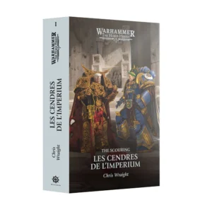 Photographie de la couverture et du dos du livre en français de la Black Library intitulé Les Cendres de L'Imperium: The Scouring Livre 1 (Broché) (ASHES OF THE IMPERIUM: THE SCOURING HB). Le dos du livre, de couleur gris clair, affiche le chiffre romain "I", le logo vertical "Warhammer: The Horus Heresy", le titre en lettres capitales noires, le nom de l'auteur "Chris Wraight" et le logo de la Black Library en bas. L'illustration principale de la couverture montre une confrontation solennelle entre deux primarques en armures massives et richement ornées : à gauche, Rogal Dorn en armure dorée étincelante avec une cape de fourrure rouge, appuyé sur sa grande épée, et à droite, Roboute Guilliman dans son armure énergétique bleue et or des Ultramarines, portant une couronne de laurier verte. Ils se tiennent sur des marches en pierre devant une structure monumentale grise ornée de bas-reliefs. Le logo "Warhammer: The Horus Heresy" apparaît en blanc en haut au centre, tandis que le titre du livre et le nom de l'auteur sont centrés en bas de la couverture.