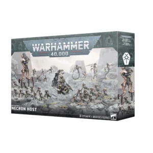 Vue de face de la boîte de jeu officielle Warhammer 40,000 pour le Bataillon Ost Nécron, positionnée sur un fond blanc. L'illustration principale met en scène une immense légion de figurines cybernétiques sur un sol de pierres grises et arides, sous un ciel brumeux. Les figurines sont peintes dans des tons métalliques d'acier et de bronze, rehaussées par des touches d'énergie vert fluo sur leurs armes et leurs yeux. On y distingue une grande ligne de Guerriers Nécrons, des Nuées de Scarabées Canopteks au sol, des Destroyers Ophydiens flottants, un Technomancien sur sa barge, et un immense Traqueur Canoptek monté sur de longues pattes arachnéennes qui domine l'ensemble. Le logo gris et bleu "Warhammer 40,000" est centré en haut. Les inscriptions blanches "Battleforce Necron Host" en bas à gauche et le logo "37 Citadel Miniatures/Figurines" en bas à droite complètent l'emballage.