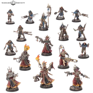 Photo de présentation du kit de figurines Necromunda: Cawdor Underhive Crew disposées sur un fond noir uni. L'ensemble réunit quatorze figurines de combattants fanatiques de la Maison Cawdor fixées sur des socles au style industriel métallique. Les zélotes portent des robes usées et des haillons aux teintes rouges, bleues et brunes, plusieurs arborant des motifs de flammes peints au bas de leurs tuniques. Divers personnages portent des coiffes élaborées ornées de chandeliers, de torches enflammées ou de mitres religieuses, ainsi que des masques et des bandages recouvrant leurs visages. L'armement comprend des lance-flammes, des tronçonneuses, des armes d'hast modifiées, des pistolets et des livres saints tenus à la main. Le logo blanc discret de Warhammer Community est positionné dans le coin supérieur gauche.
