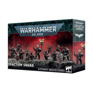 Photo de présentation de trois-quarts sur fond blanc de la boîte de jeu de la Kill team: Escouade d’Exaction. Au sommet du packaging, le logo officiel "WARHAMMER 40,000" est inscrit en lettres métalliques sur un bandeau bleu ardoise. L'illustration principale, sur un fond de ruines gothiques baignées dans une lumière rouge crépusculaire, met en scène 11 figurines peintes des agents de l'Adeptus Arbites. Vêtus d'armures de protection noires aux ornements dorés, ces policiers d'élite sont équipés de fusils à pompe, de boucliers d'assaut, de matraques électrifiées, d'une bannière d'aigle impérial et d'un cyber-mastiff d'attaque. En bas à gauche du visuel, le texte indique "IMPERIAL AGENTS EXACTION SQUAD". La bande noire inférieure mentionne "11 CITADEL MINIATURES/FIGURINES" à côté du logo "WARHAMMER". La tranche latérale droite arbore l'Aquila impériale à double tête ainsi que les titres anglais et français.