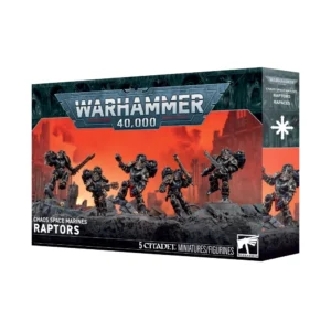 Boîte de produit officielle du kit de figurines Rapaces / Serres du Warp pour l'armée des Chaos Space Marines dans Warhammer 40,000. L'emballage rectangulaire présente en haut au centre le grand logo Warhammer 40,000 en lettres métalliques blanches sur fond bleu-gris stylisé, bordé d'une frise supérieure sombre ornée de visages spectraux hurlants. Sur le côté droit de la boîte, un encadré gris vertical reprend le logo du jeu ainsi que les textes Chaos Space Marines, Raptors et Rapaces au-dessus de l'Étoile du Chaos. L'illustration principale très dynamique montre cinq Space Marines du Chaos bondissant au-dessus de ruines rocheuses et de décombres parsemés de crânes, sous un ciel en flammes aux nuances vives de rouge et d'orange. Les guerriers portent des armures assistées noires bordées d'or avec des réacteurs dorsaux massifs, pistolets et épées tronçonneuses en main. En bas à gauche, le texte indique Chaos Space Marines suivi du nom Raptors en grandes lettres épaisses. Enfin, en bas à droite, le logo carré blanc Citadel Miniatures indique la présence de 5 figurines dans le coffret.
