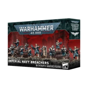 Photo de présentation de trois-quarts sur fond blanc de la boîte de jeu Kill Team: Sapeurs de la Marine Impériale. Au sommet du packaging, le logo officiel "WARHAMMER 40,000" est inscrit en lettres métalliques argentées sur un bandeau bleu ardoise. L'illustration principale, sur fond de ruines métalliques et de structures industrielles baignées dans une lueur rouge crépusculaire, met en scène 10 figurines peintes de soldats d'abordage. Ils sont vêtus de manteaux d'uniforme bleu marine à revers dorés, d'armures de torse argentées et de casques tactiques. L'escouade est équipée de fusils à pompe imposants, d'un bouclier de brèche lourd, d'outils de découpe et de carabines. En bas à gauche du visuel, le texte indique "IMPERIAL AGENTS IMPERIAL NAVY BREACHERS". La bande noire inférieure porte la mention "10 CITADEL MINIATURES/FIGURINES" avec le logo "WARHAMMER" dans le coin droit. La tranche latérale droite affiche l'Aquila impériale à double tête ainsi que les titres anglais et français "SAPEURS DE LA MARINE IMPÉRIALE".