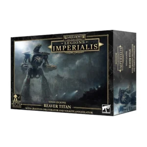 Vue de trois-quarts sur fond blanc de la boîte de jeu officielle du Legions Imperialis: Reaver Titan with Graviton Obliterator and Volkite Annihilator. L'illustration principale sur la face avant présente un immense titan bipède de l'Imperium à l'armure sombre et patinée, arpentant un champ de bataille brumeux et ravagé par les ruines industrielles, baigné par la lueur de projecteurs lointains. Le colosse métallique est lourdement armé, équipé d'un oblitérateur à gravitons et d'un annihilateur volkite. En haut de la boîte, le logo élégant indique "WARHAMMER THE HORUS HERESY - LEGIONS IMPERIALIS". En bas, sur un bandeau noir, figurent la mention "EPIC SCALE" ainsi que le nom complet du kit. La tranche droite de l'emballage, sur fond sombre, reprend de manière verticale les visuels et les inscriptions officielles du produit.