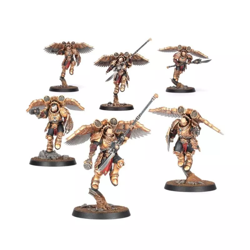 Visuel d'ensemble présentant six figurines assemblées et peintes de la Sodalité de Venatari de l'Adeptus Custodes, disposées sur un fond blanc épuré. Chaque guerrier porte une rutilante armure d'or et est équipé d'un réacteur dorsal flanqué de deux imposantes ailes métalliques articulées. Représentées dans des poses de vol et de saut très dynamiques, les figurines sont armées de lances d'archéotech, de pistolets et de boucliers, le tout fixé sur des socles ronds noirs texturés.